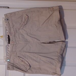 💙🏍Women's Tan Shorts